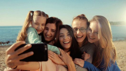 مسلسل من اجل بناتي الحلقة 8 مترجمة